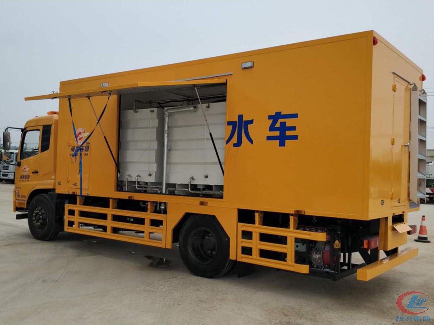 東風(fēng)天錦移動凈水車