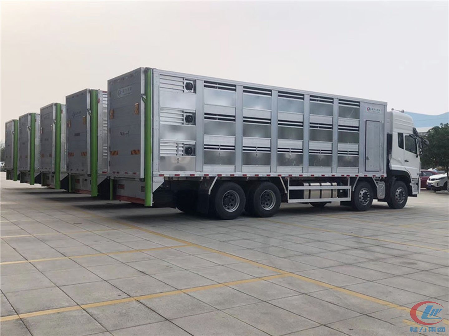 東風(fēng)天龍前四后八9.6米全鋁合金恒溫運豬車