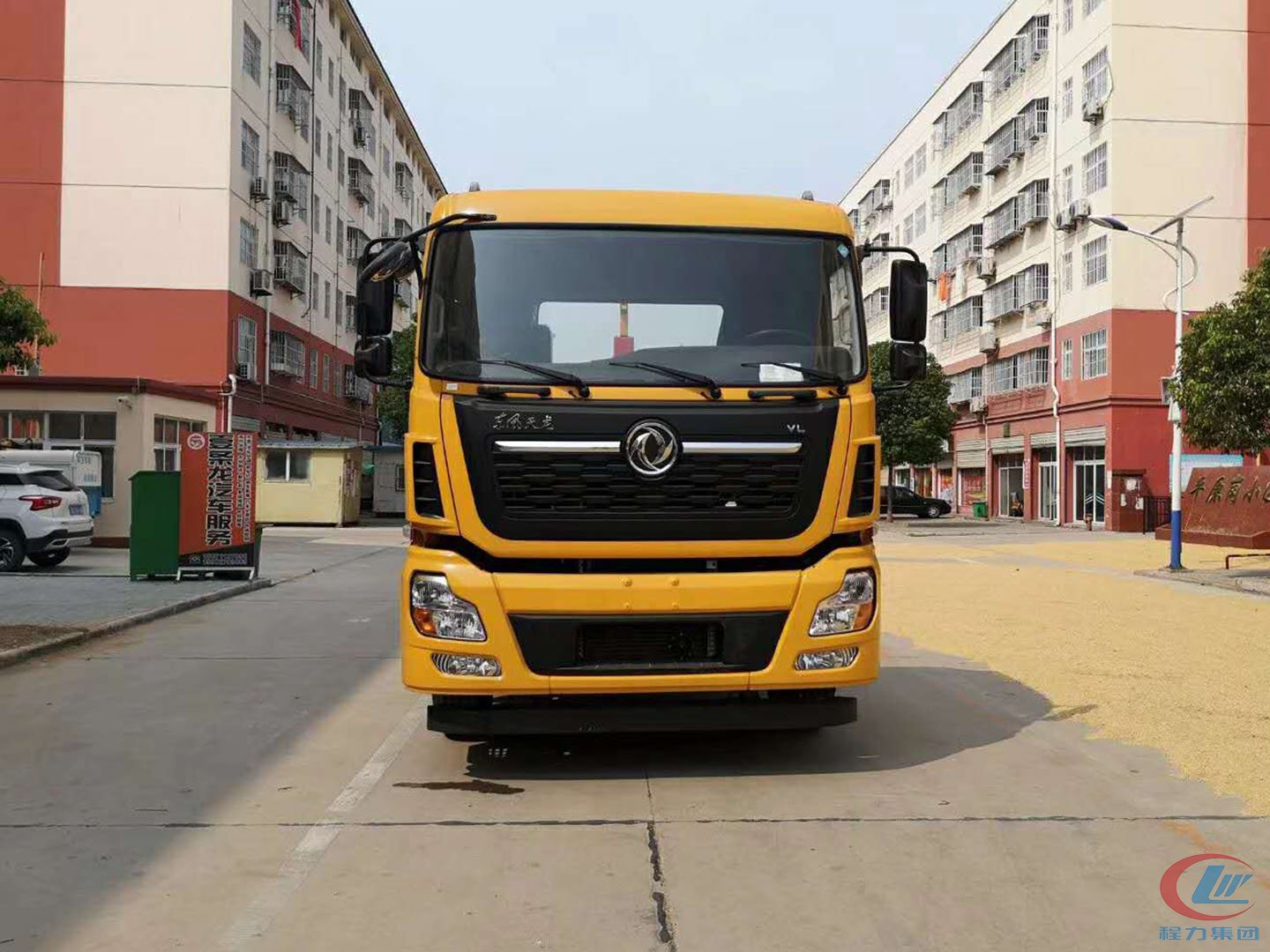 東風(fēng)天龍25噸國(guó)六鉤臂式垃圾車