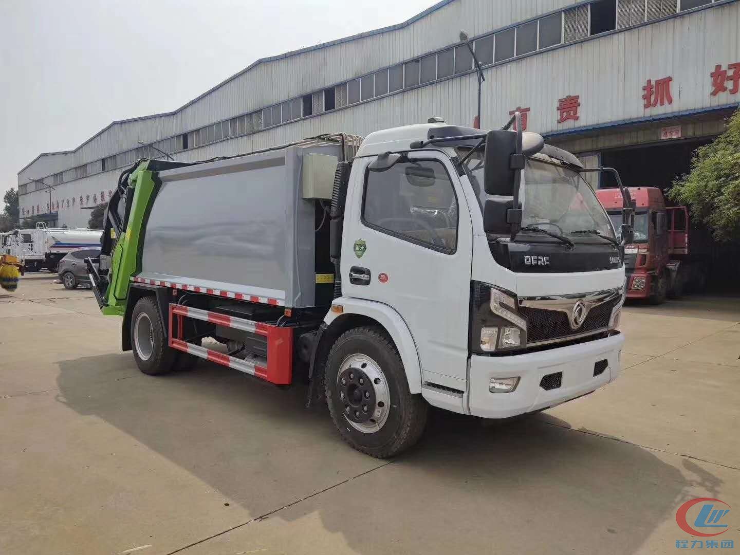 國(guó)六東風(fēng)福瑞卡壓縮垃圾車(chē)