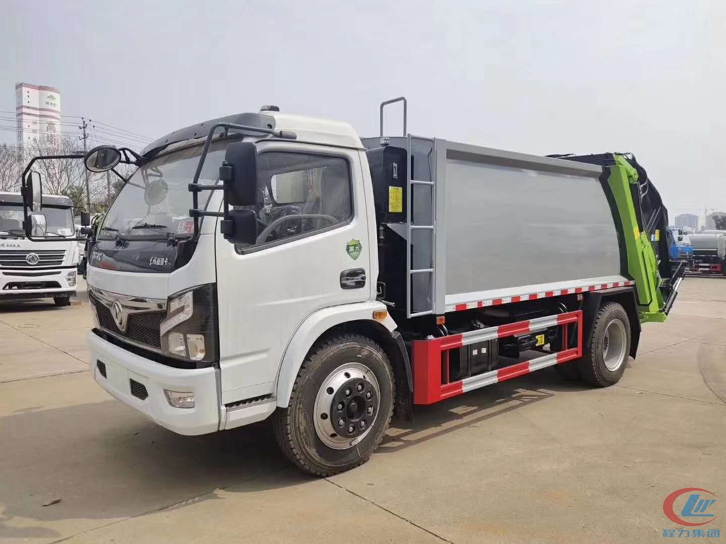 國(guó)六東風(fēng)福瑞卡壓縮垃圾車(chē)