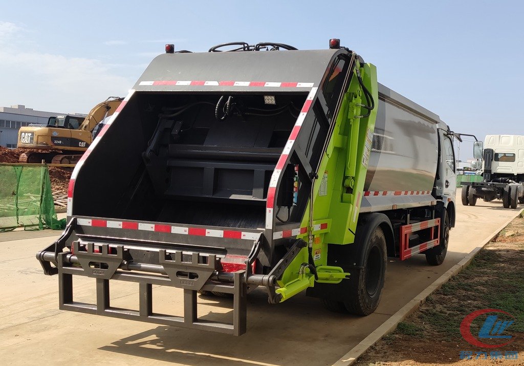 國(guó)六東風(fēng)福瑞卡壓縮垃圾車(chē)