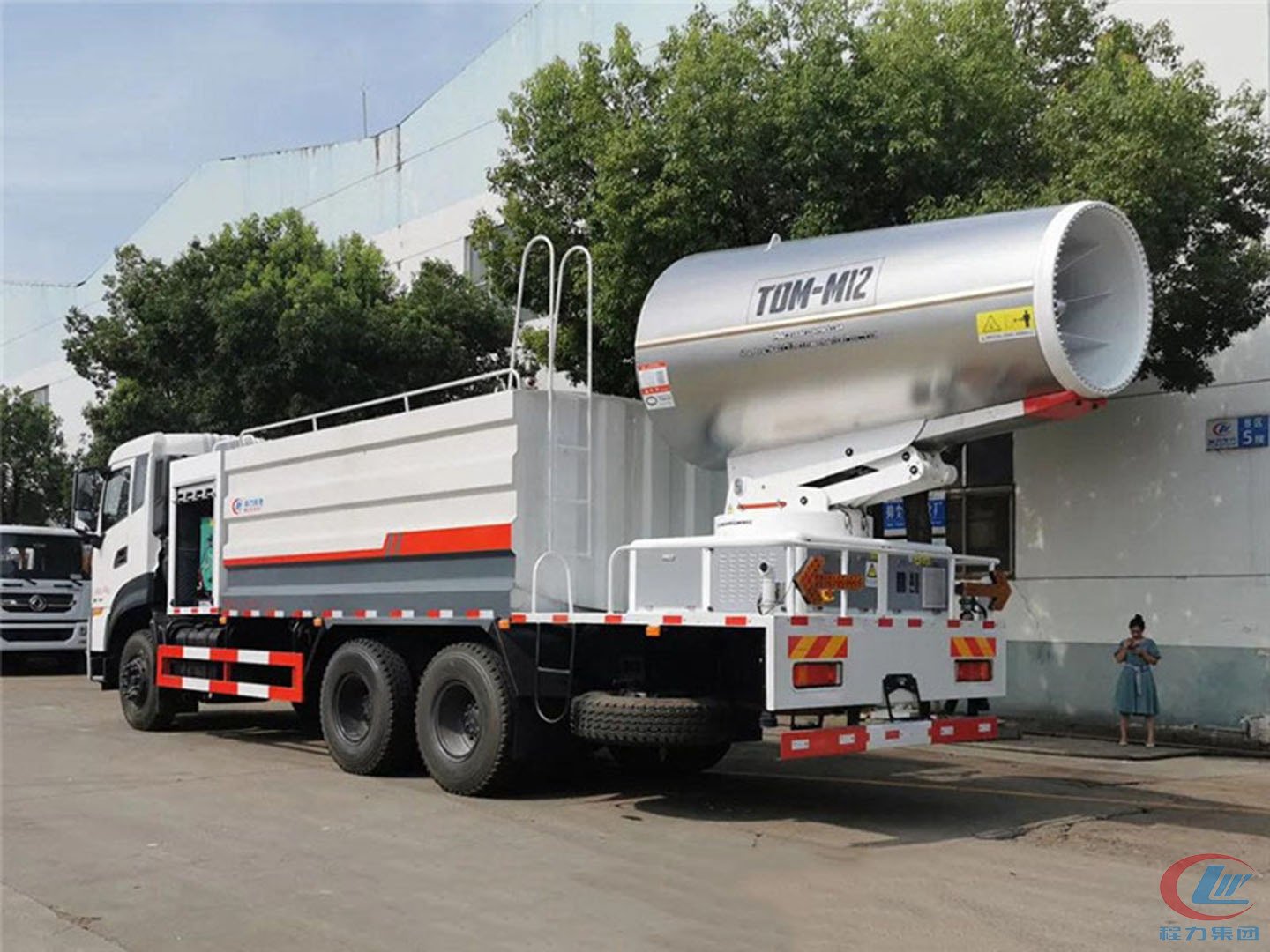 國六東風(fēng)天龍后雙橋抑塵車（選裝60-120米霧炮）