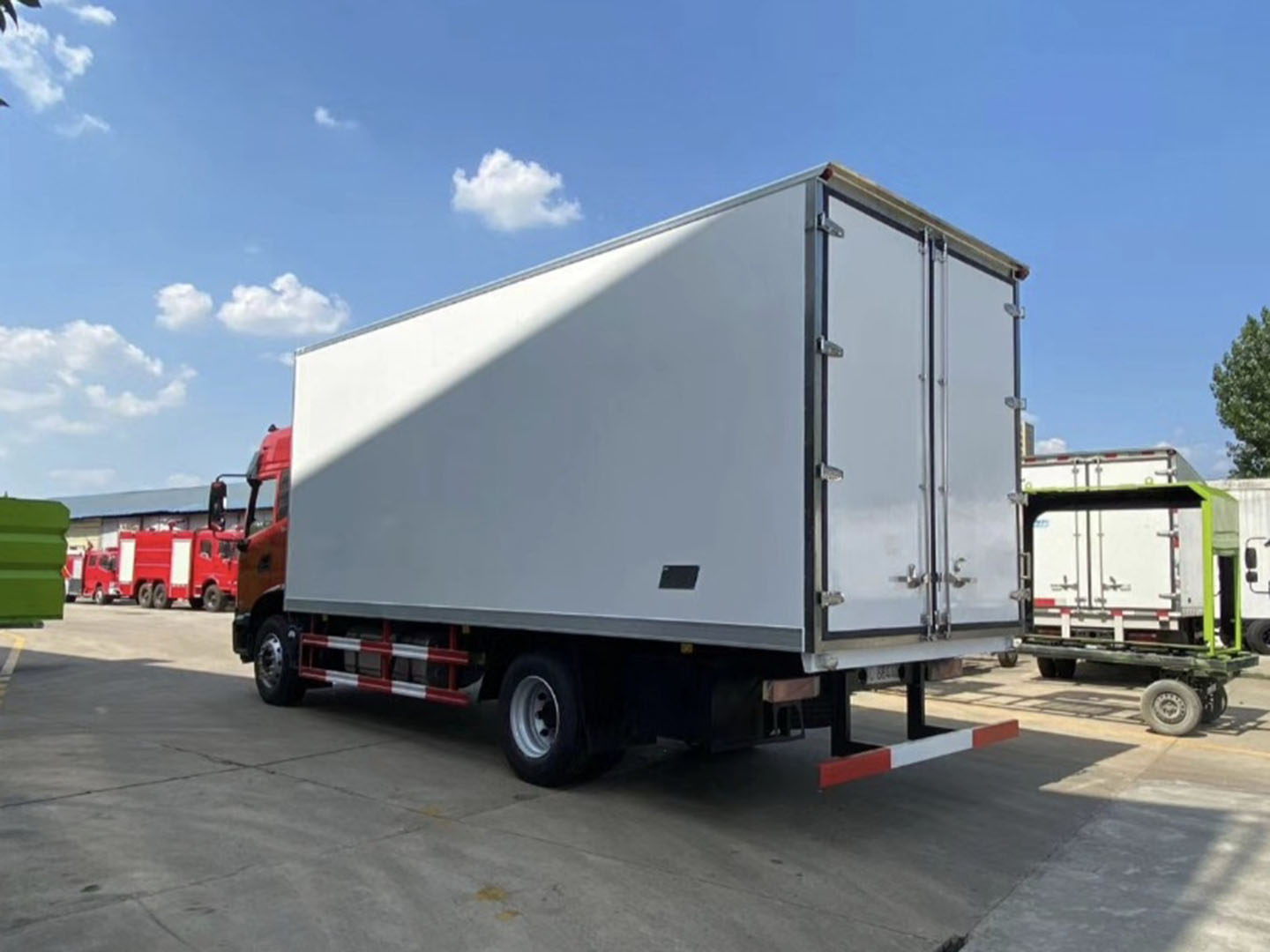 國(guó)六東風(fēng)天錦7.8米冷藏車