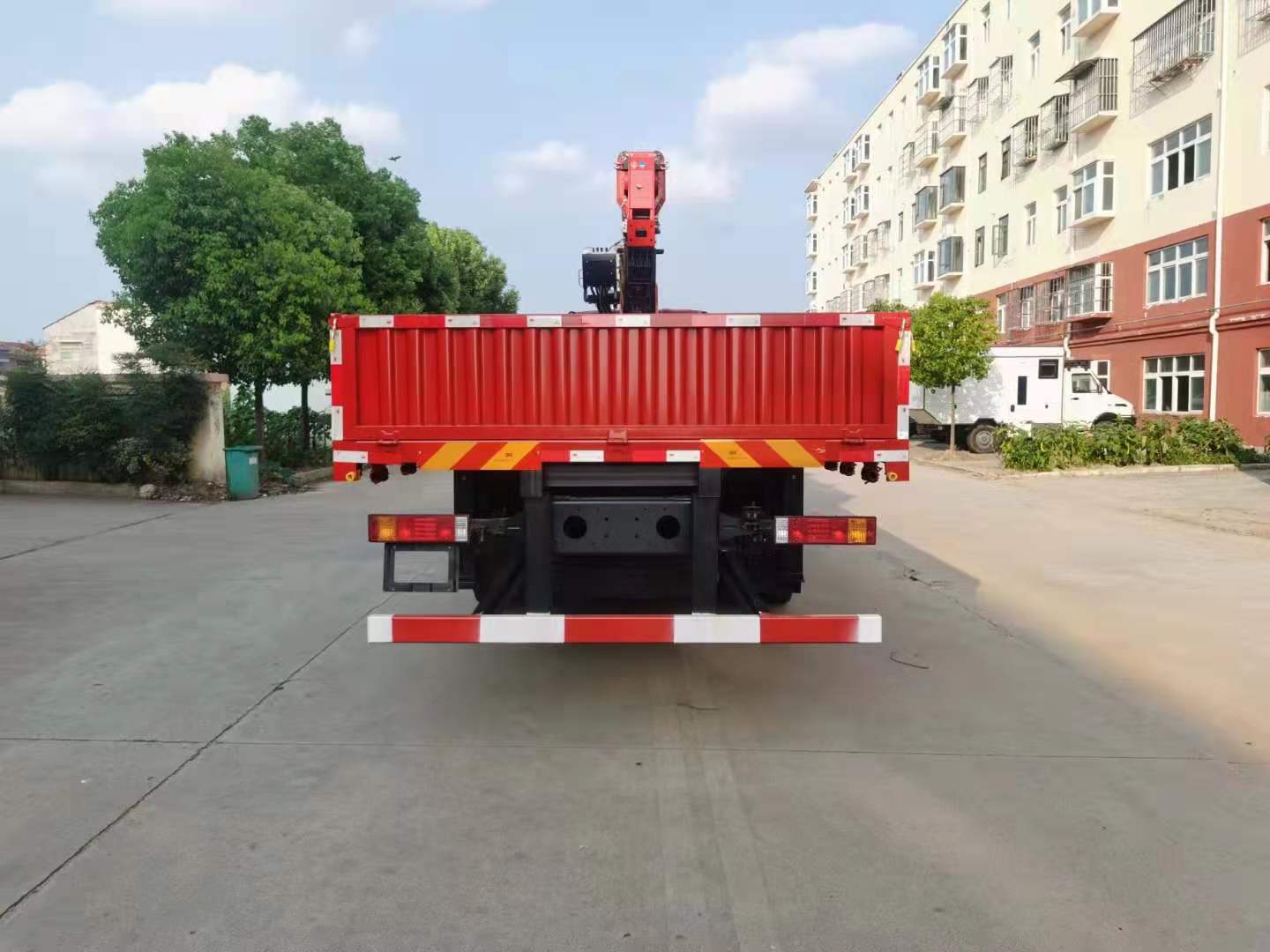 國(guó)六陜汽翼6后八輪隨車吊