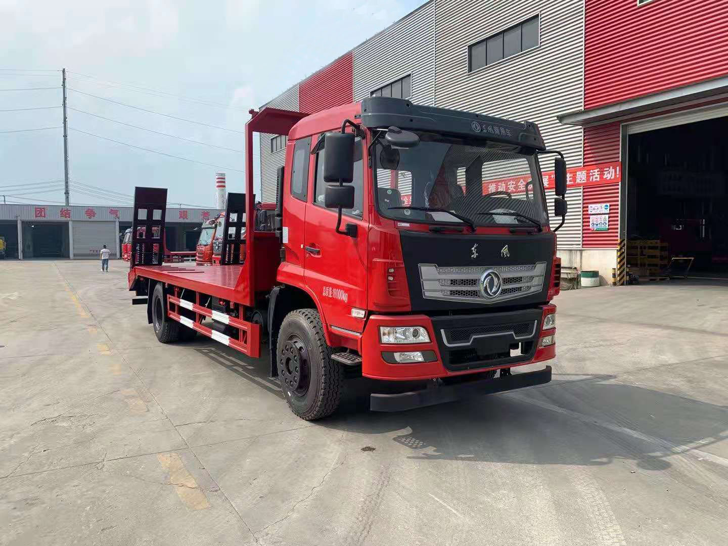 國(guó)六東風(fēng)D17-H平板運(yùn)輸車圖片