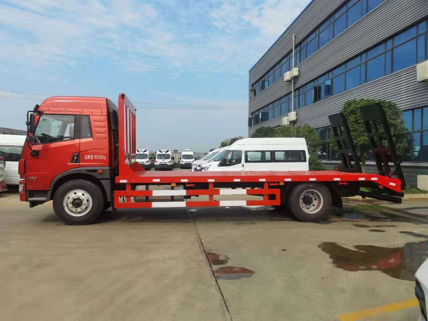 國(guó)六解放龍V單橋平板運(yùn)輸車