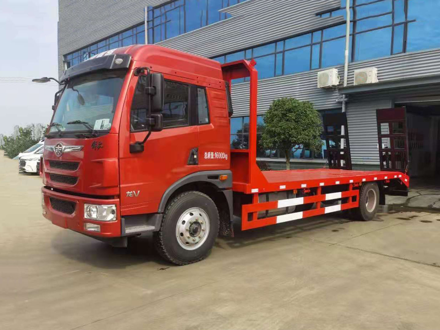 國(guó)六解放龍V單橋平板運(yùn)輸車