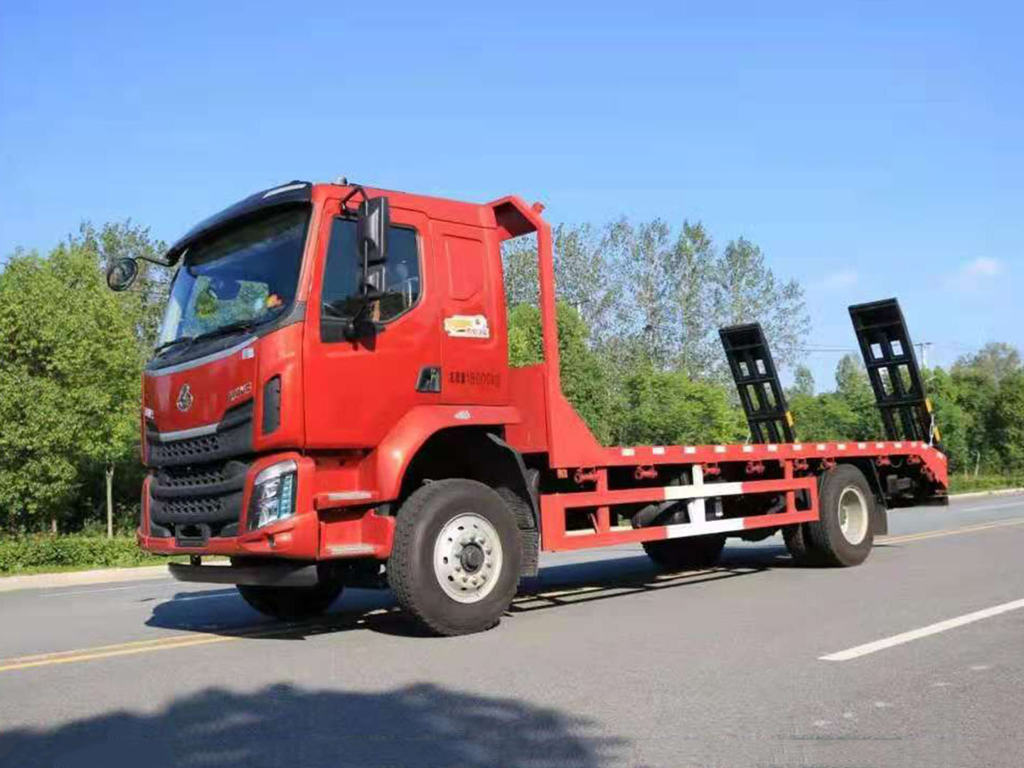 國六東風(fēng)柳汽乘龍單橋平板車圖片