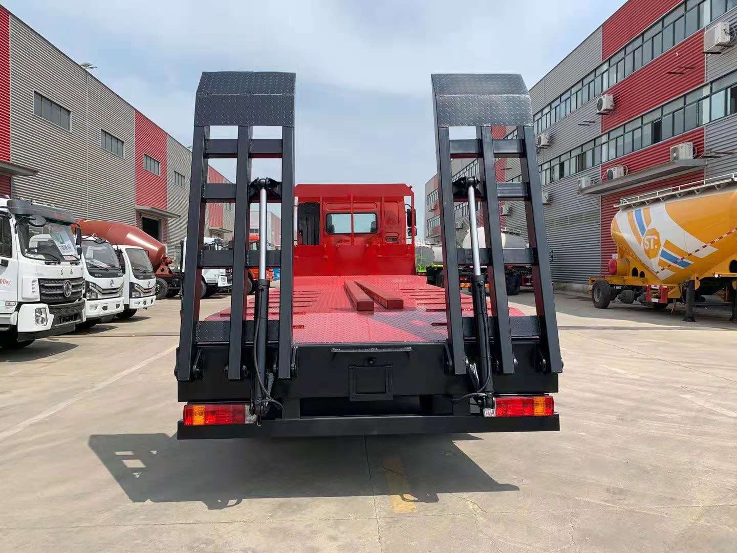 國六東風(fēng)柳汽乘龍前四后八平板運(yùn)輸車