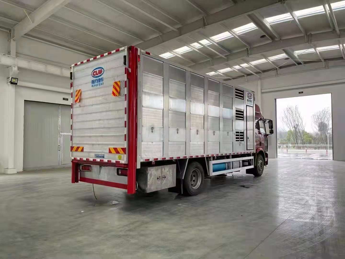 國六解放J6畜禽運輸車