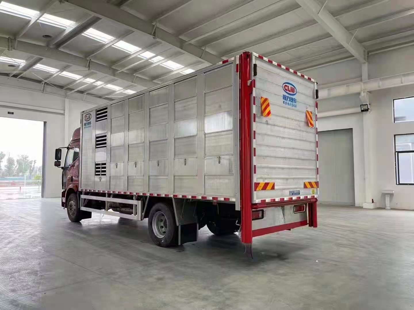 國六解放J6畜禽運輸車