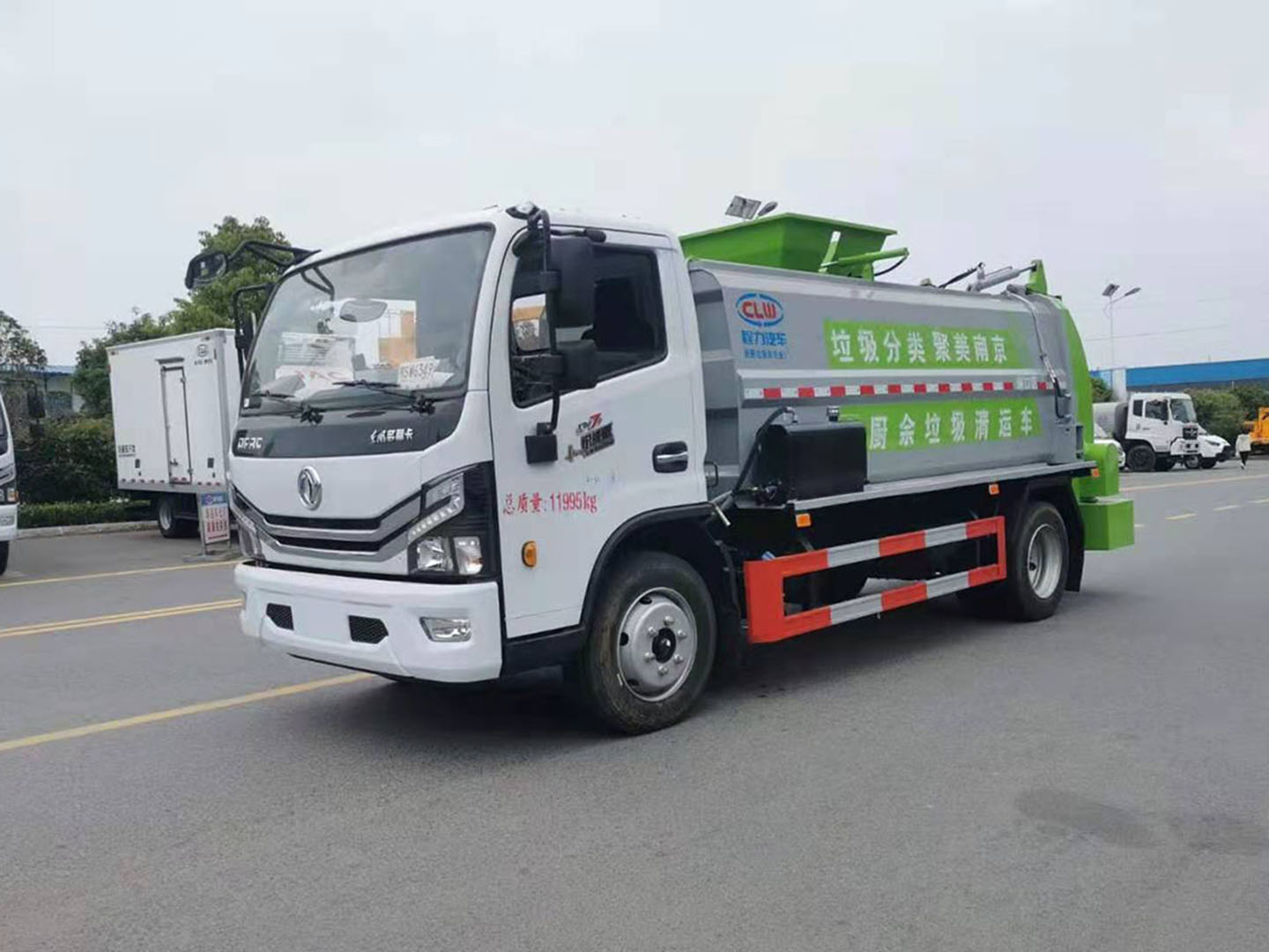 國(guó)六東風(fēng)多利卡8立方餐廚垃圾車(chē)