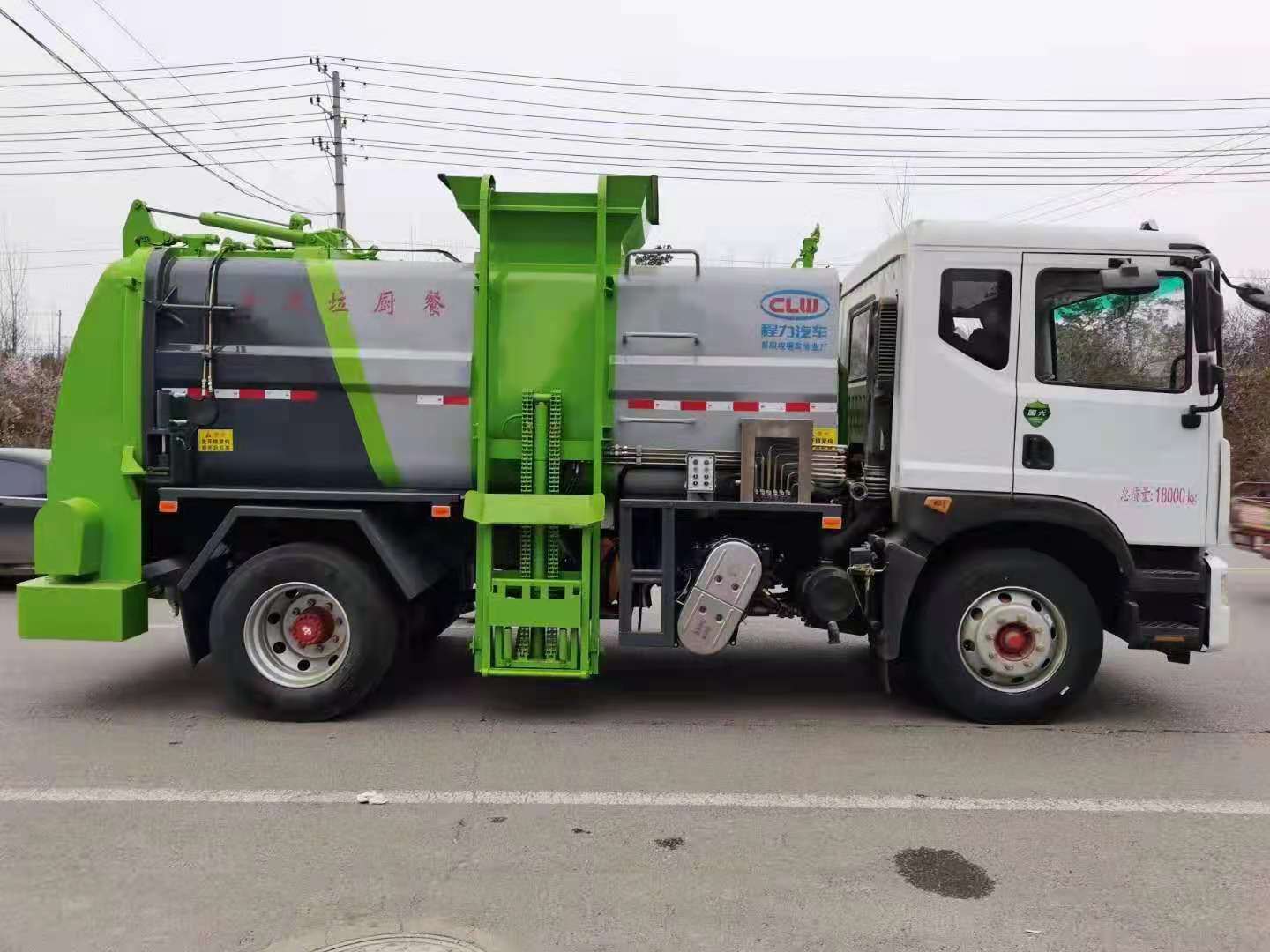 國六東風(fēng)多利卡D9方罐餐廚垃圾車圖片