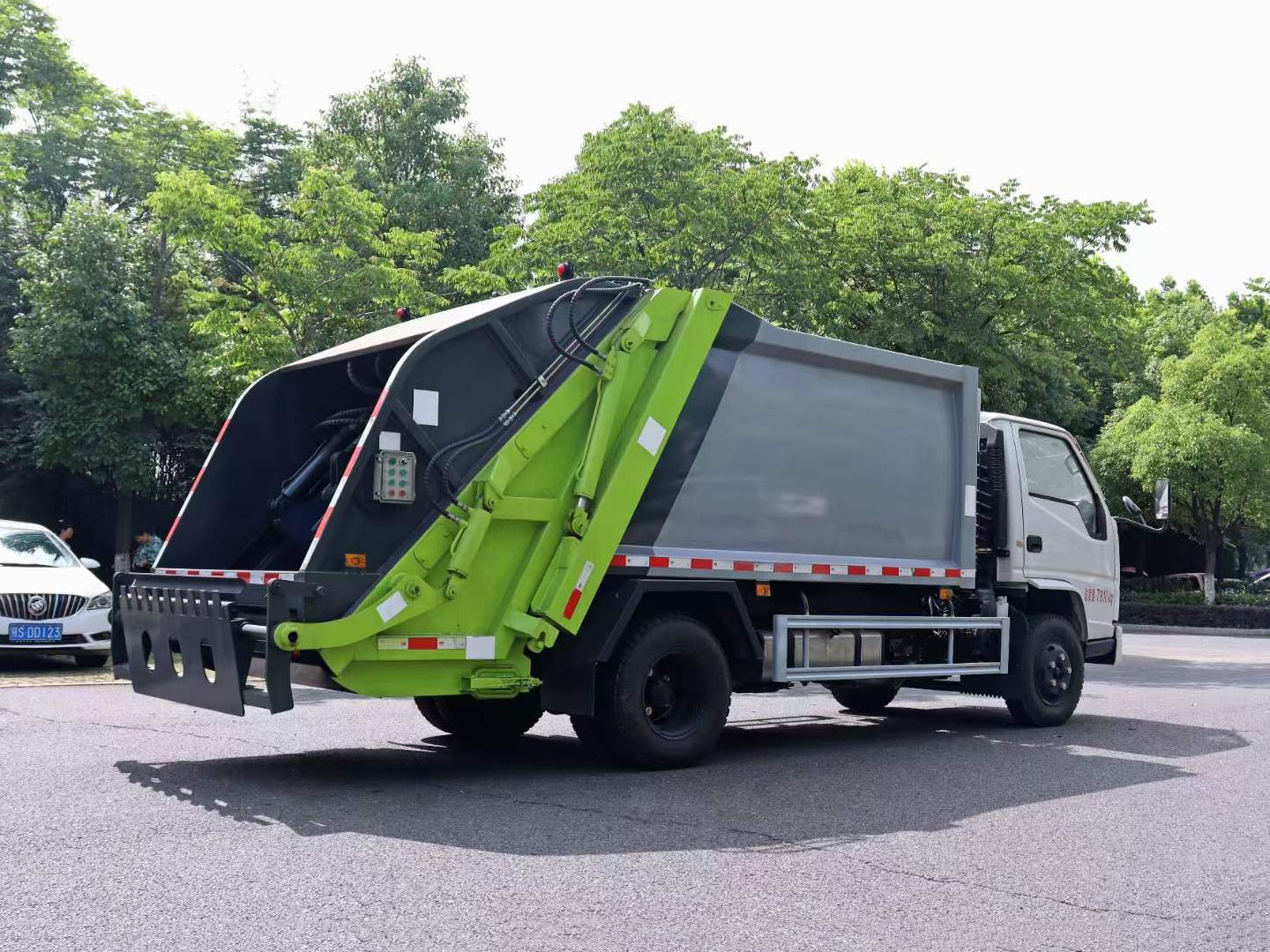 國六江鈴順達(dá)6方壓縮垃圾車