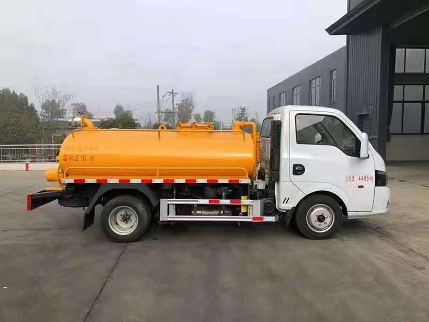 國六東風(fēng)途逸吸糞車