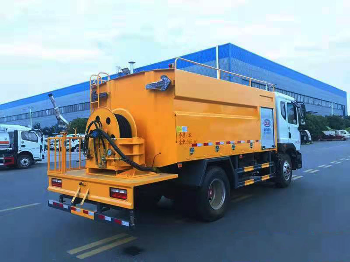 國六東風(fēng)多利卡D9高壓清洗車