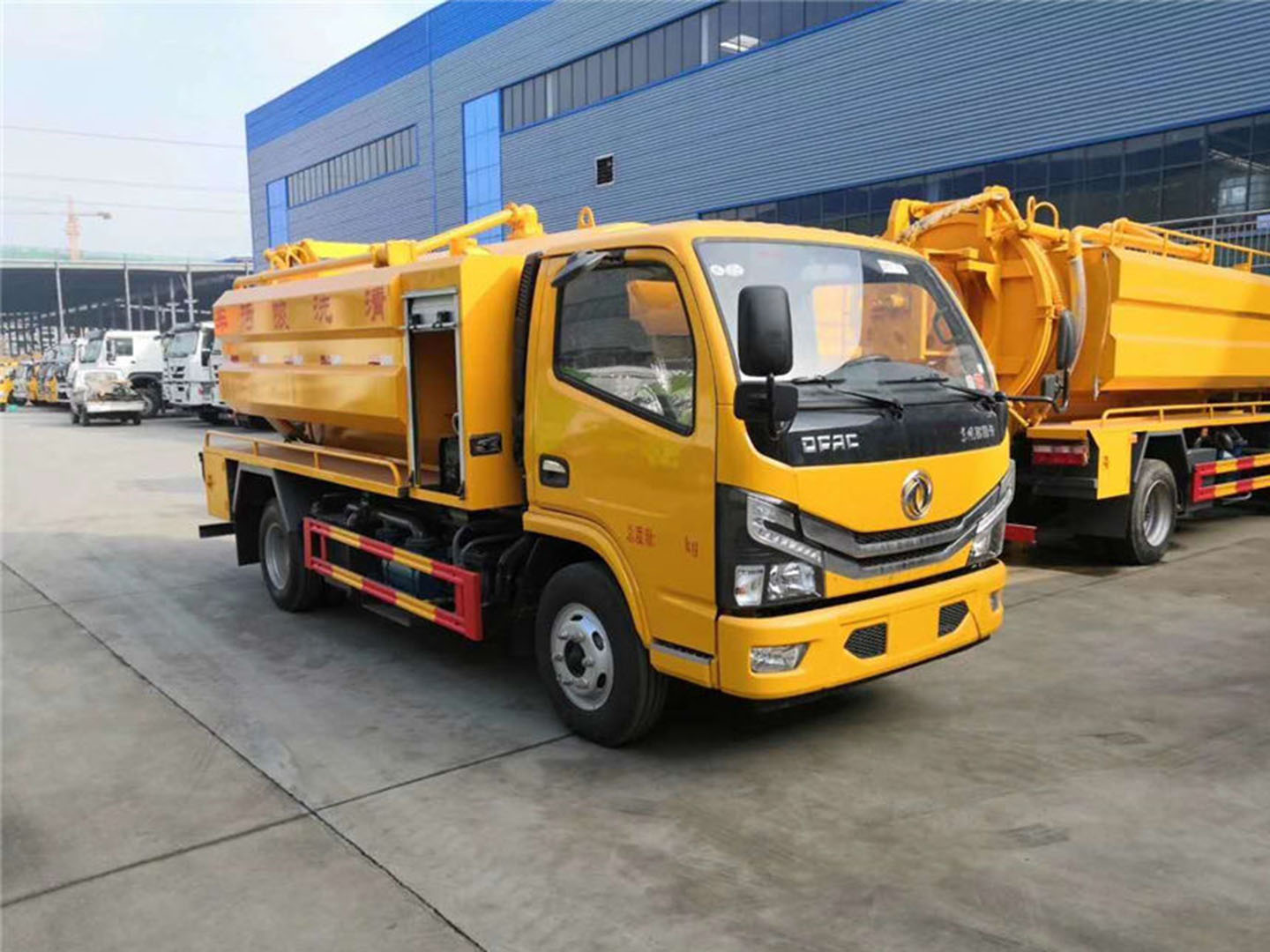 國六東風(fēng)多利卡D6清洗吸污車