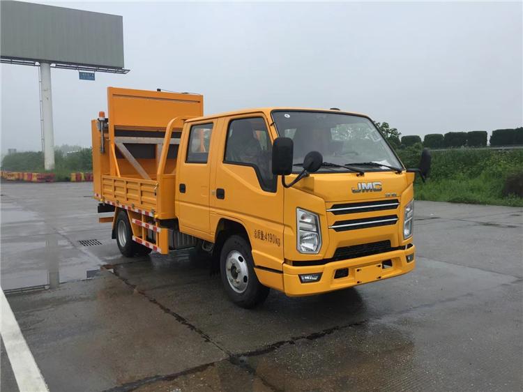 國(guó)六江鈴藍(lán)牌防撞緩沖車