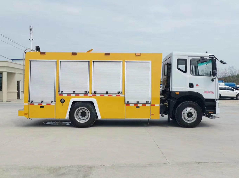東風(fēng)D9排水搶險(xiǎn)車