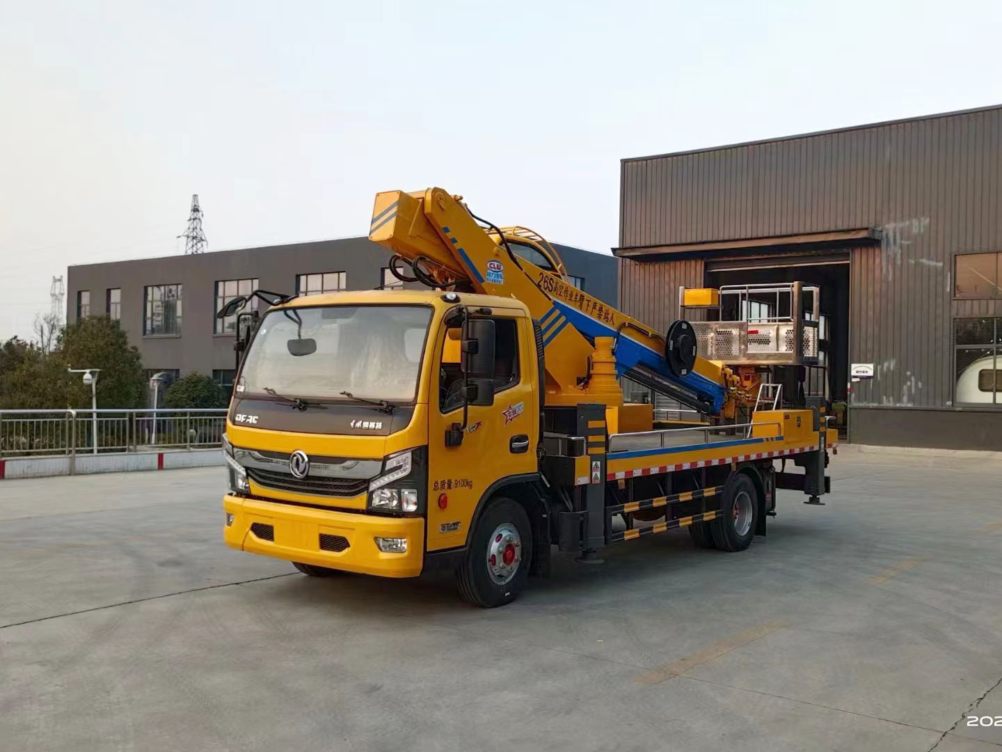 國(guó)六東風(fēng)多利卡26米高空作業(yè)車(chē)