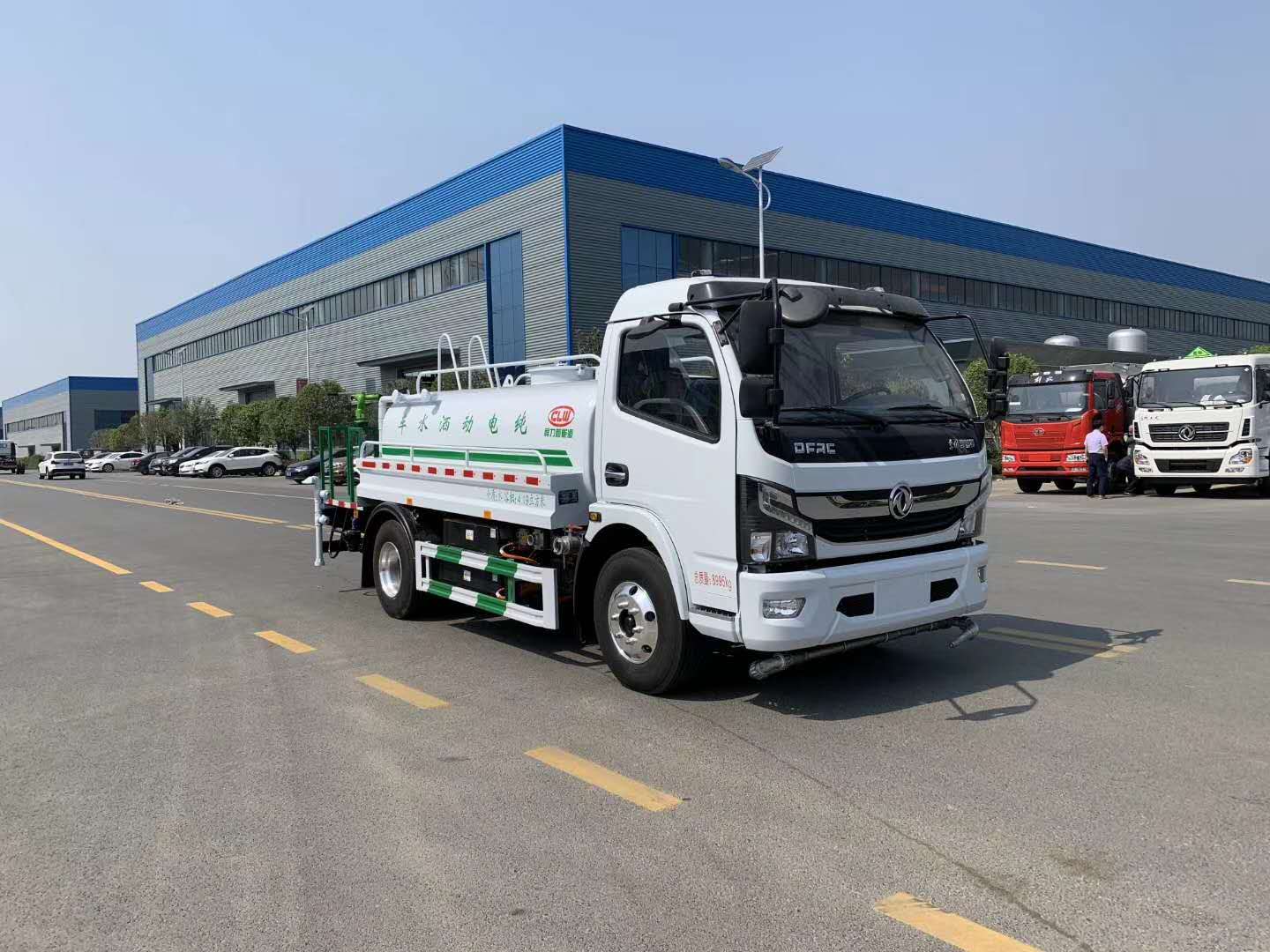 東風(fēng)凱普特新能源純電動(dòng)5方灑水車(chē)