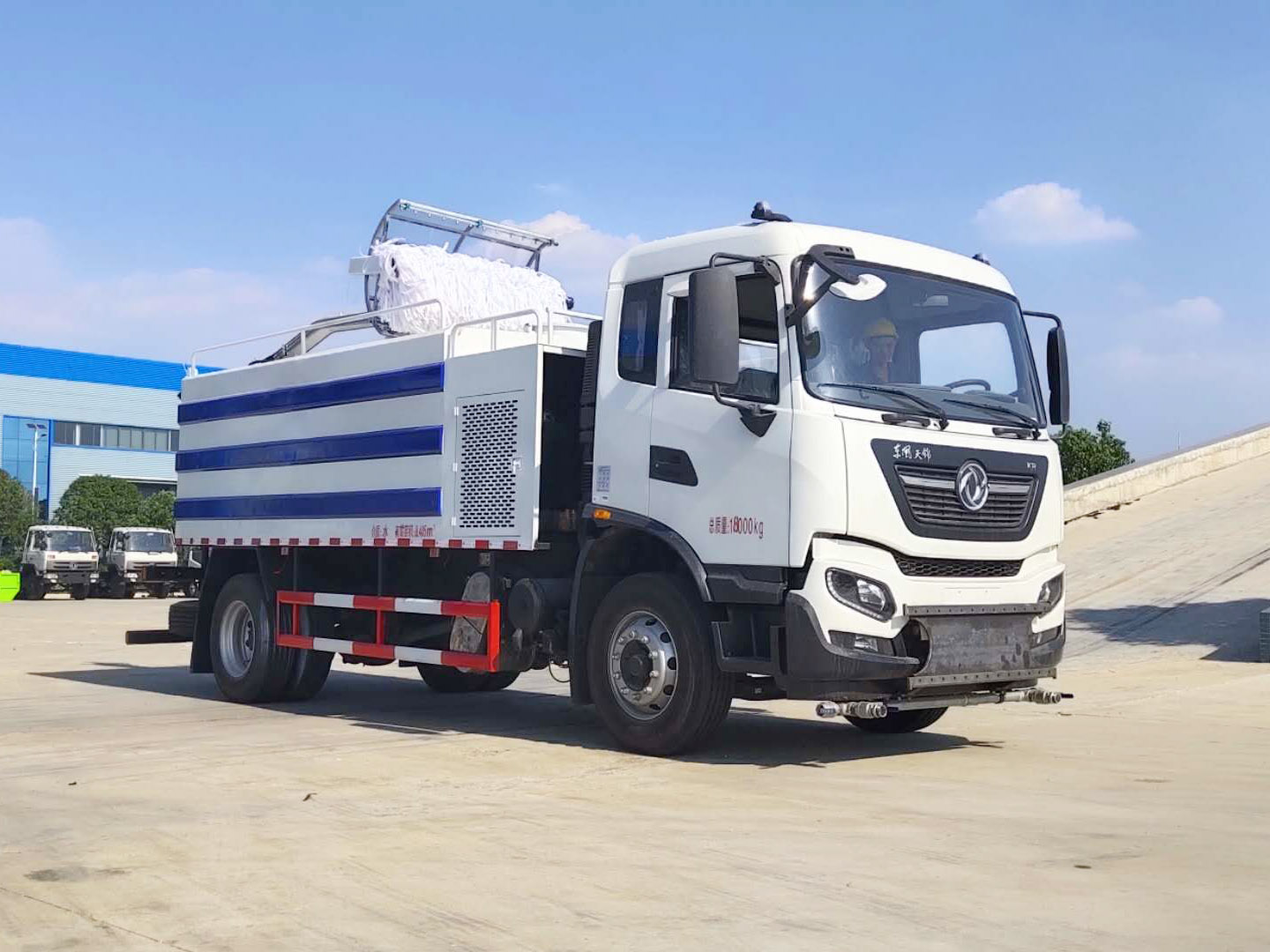 國六東風(fēng)天錦隧道壁清洗車