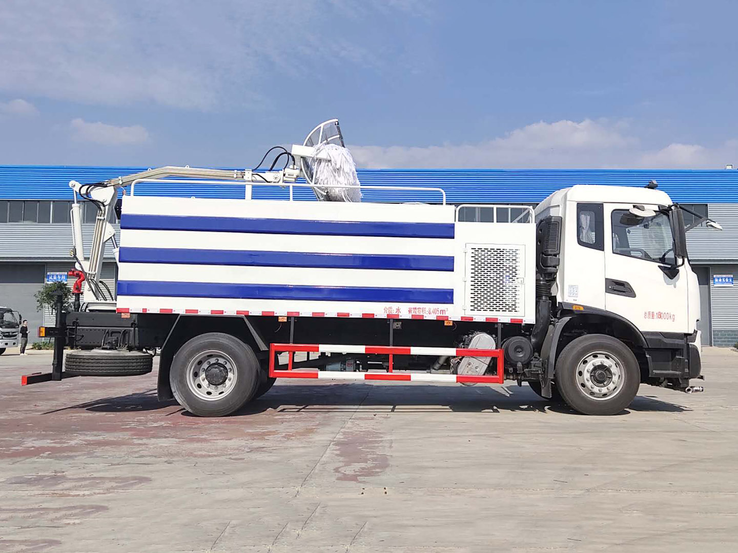 國六東風(fēng)天錦隧道壁清洗車