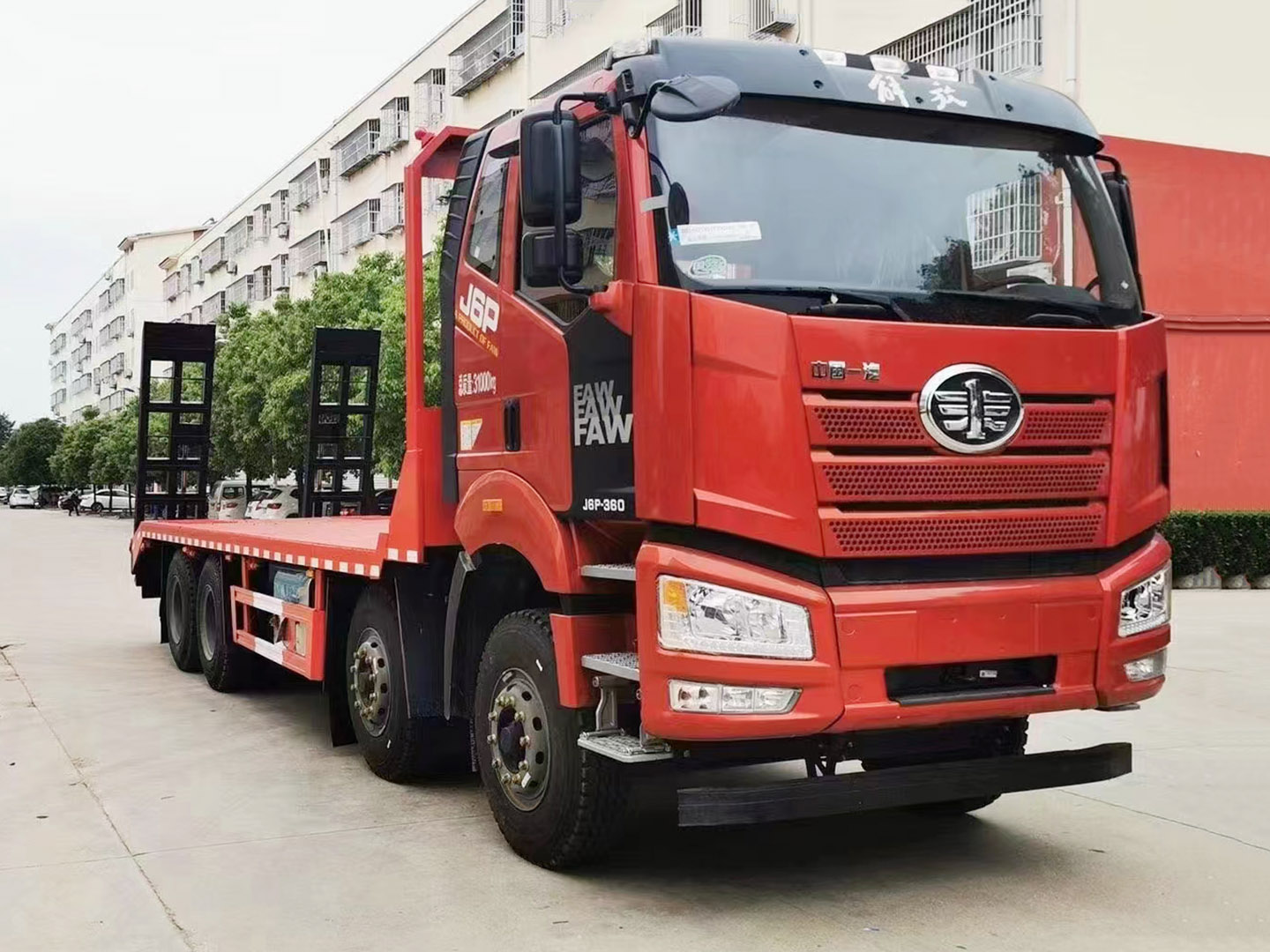 解放J6前四后八平板運(yùn)輸車(chē)