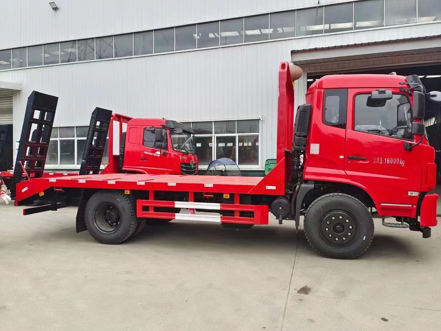 國六東風(fēng)D17-Z單橋平板運(yùn)輸車