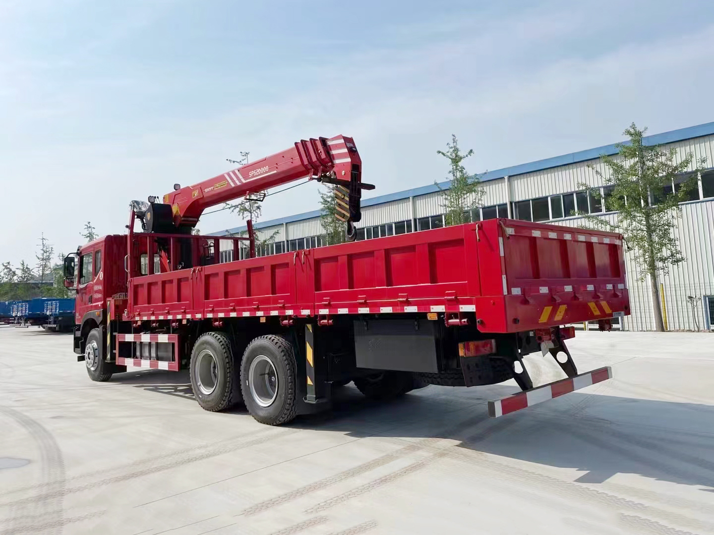 東風華神T5后雙橋隨車吊