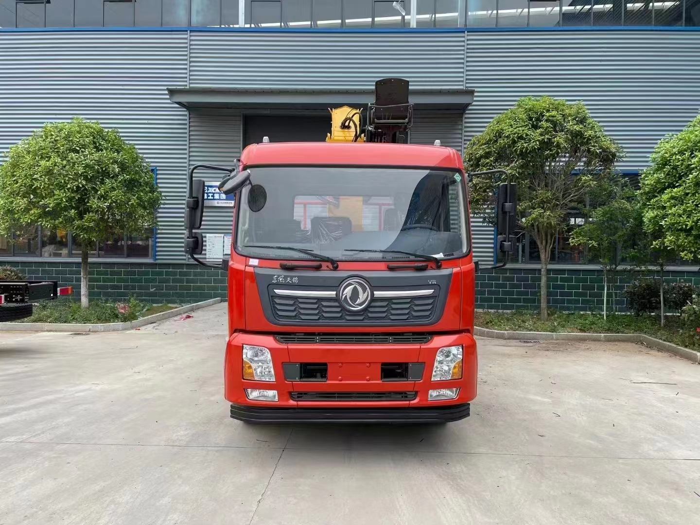 東風(fēng)天錦8噸徐工隨車吊