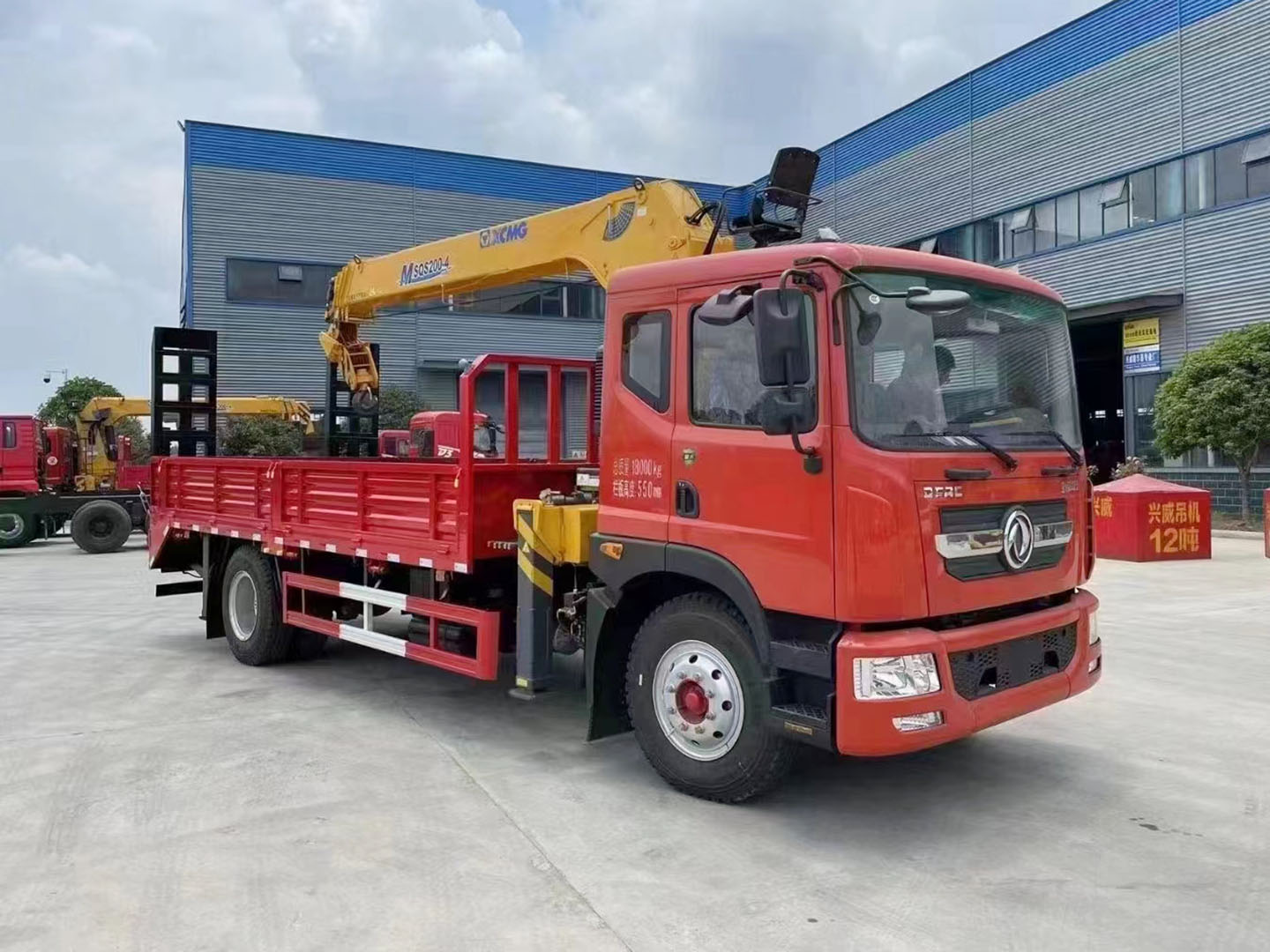 東風(fēng)多利卡D9隨車吊帶爬梯