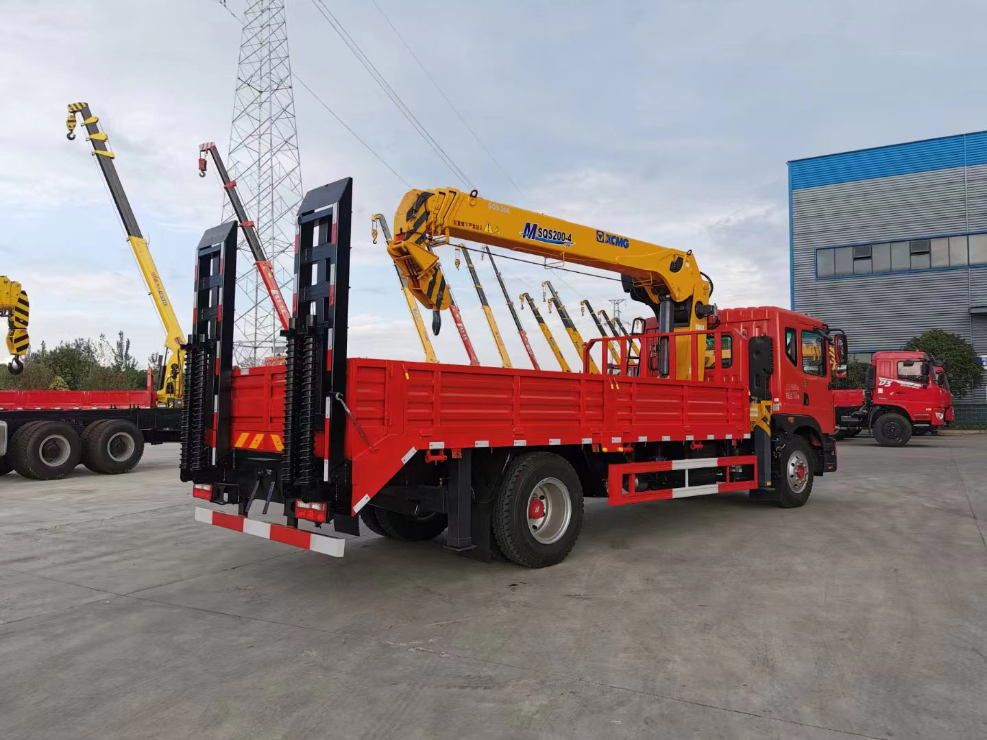 東風(fēng)多利卡D9隨車吊帶爬梯