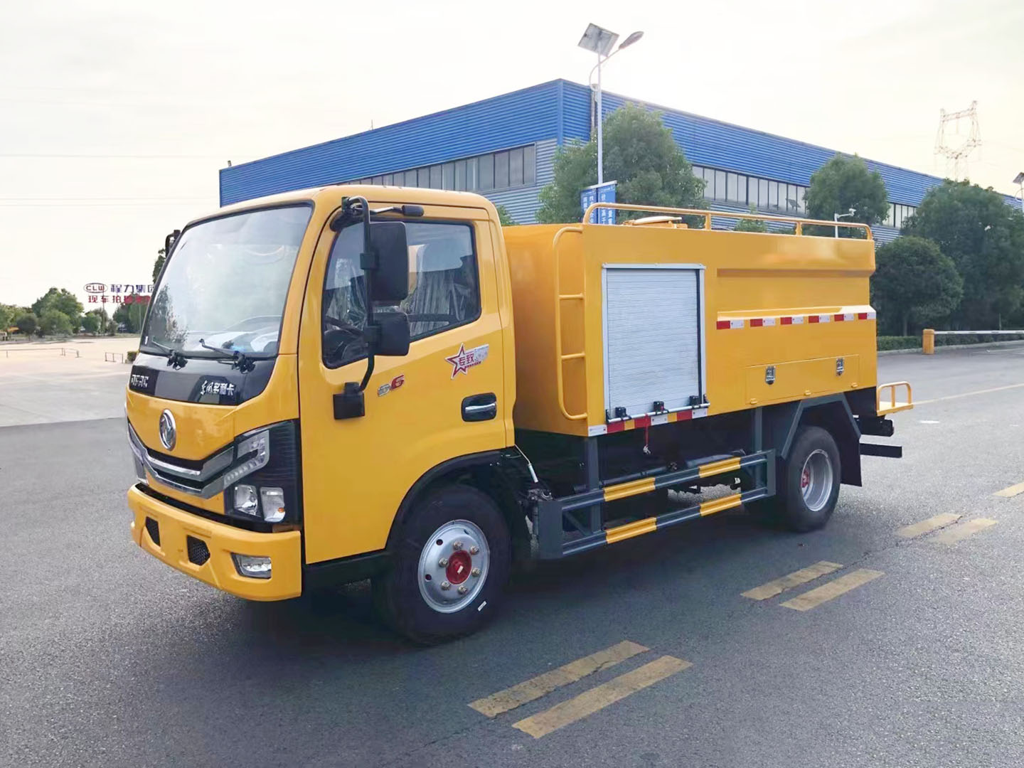 國六東風(fēng)多利卡高壓清洗車