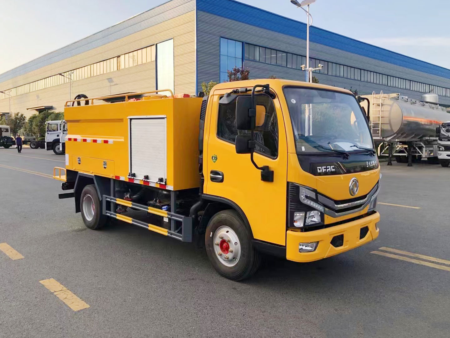 國六東風(fēng)多利卡高壓清洗車