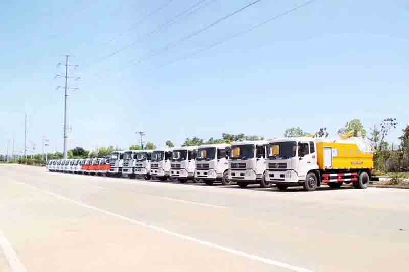 程力高端品質環(huán)衛(wèi)車聯(lián)合疏通車垃圾車批量發(fā)車