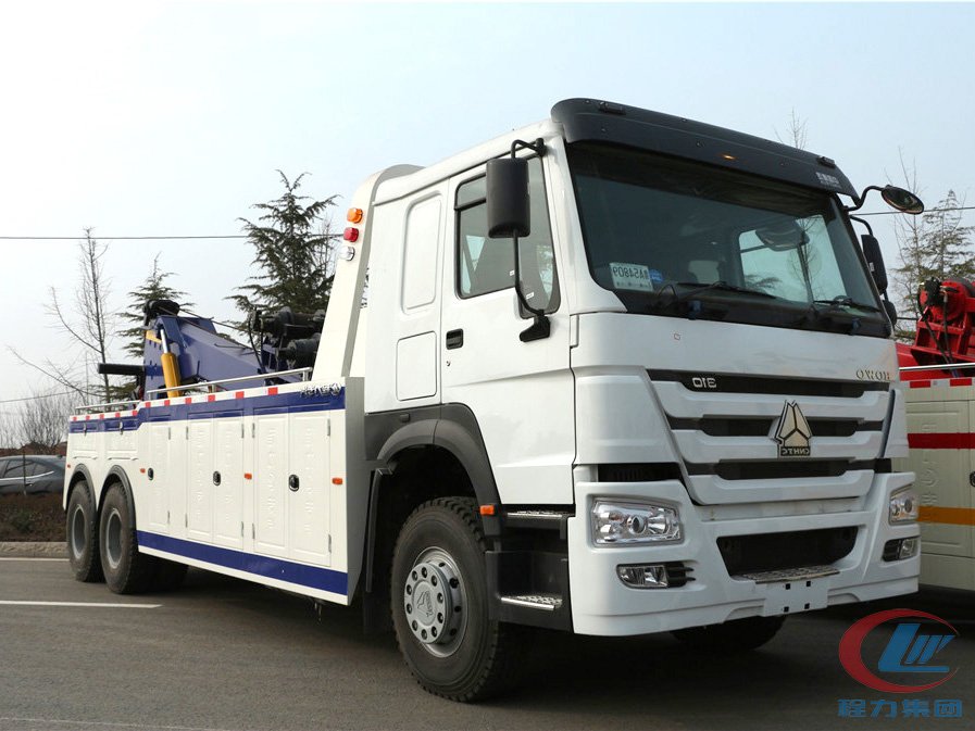 程力集團(tuán)重汽后八輪一拖一清障車高清圖