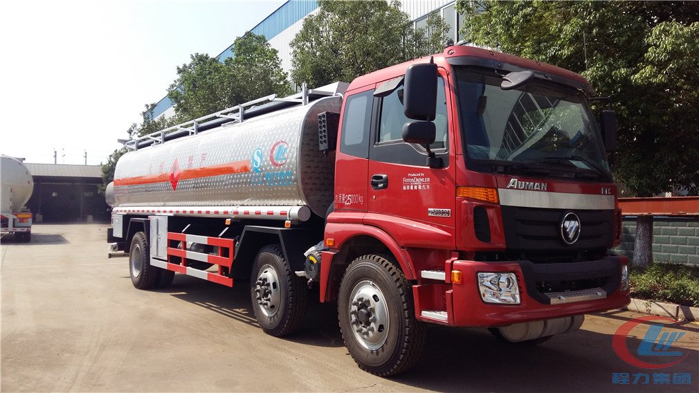 程力福田歐曼小三軸(26方)鋁合金運(yùn)油車側(cè)面圖