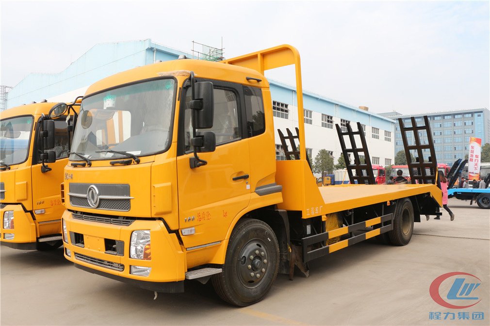 程力東風(fēng)天錦平板運輸車高清圖
