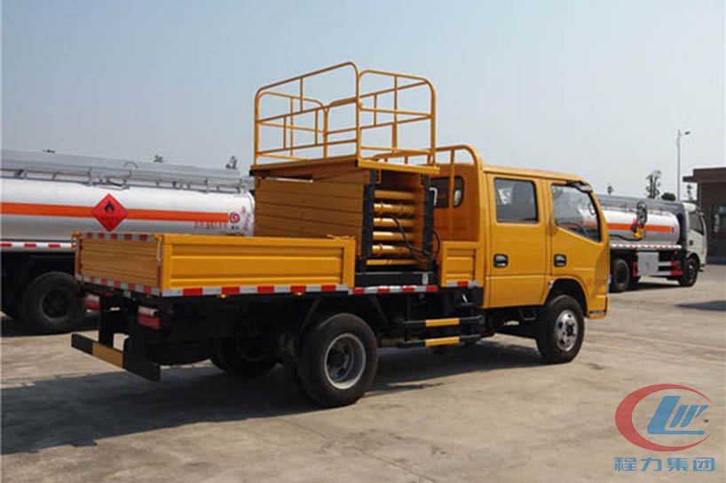 程力東風10米升降平臺高空作業(yè)車側(cè)面圖