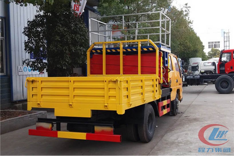 湖北程力江鈴10米升降平臺高空作業(yè)車側(cè)面圖