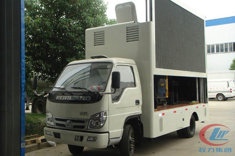 程力福田時(shí)代led廣告宣傳車(chē)側(cè)面圖