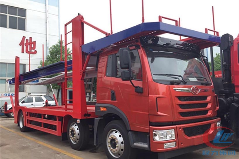 青島解放悍V小三軸中置軸轎運(yùn)車(chē)高清圖