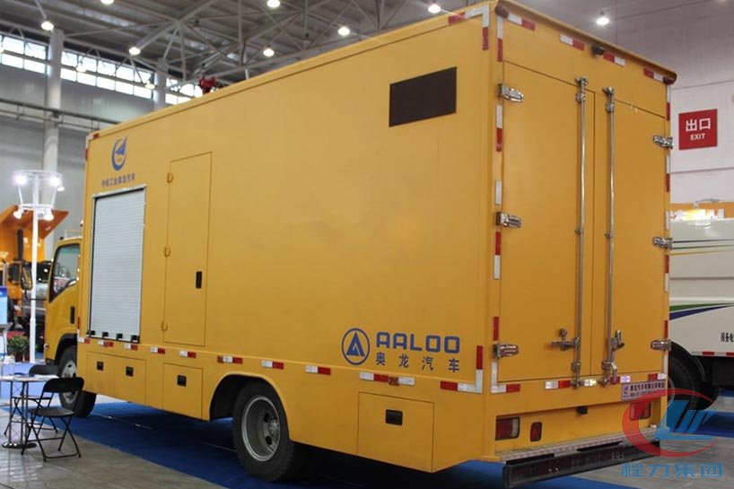 五十鈴700P應(yīng)急電源車側(cè)面圖
