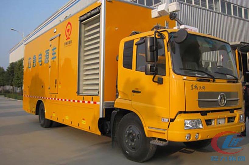 天錦移動(dòng)應(yīng)急發(fā)電車(chē)側(cè)面圖