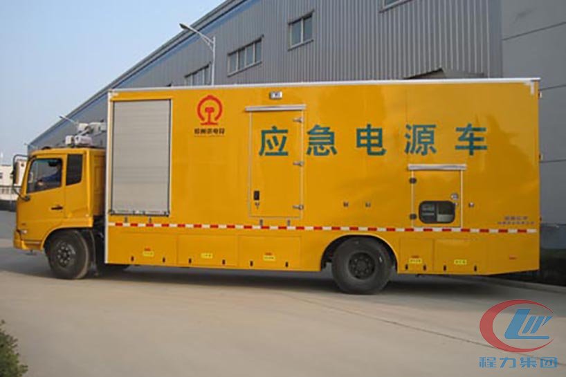 天錦移動(dòng)應(yīng)急發(fā)電車(chē)側(cè)面圖