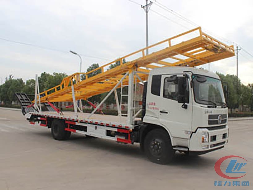 天錦轎運(yùn)車側(cè)面圖