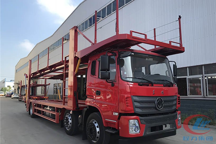 東風(fēng)小三軸轎運(yùn)車側(cè)面圖