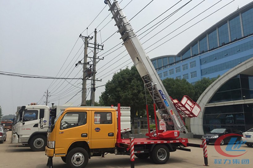 東風國五云梯車側(cè)面圖